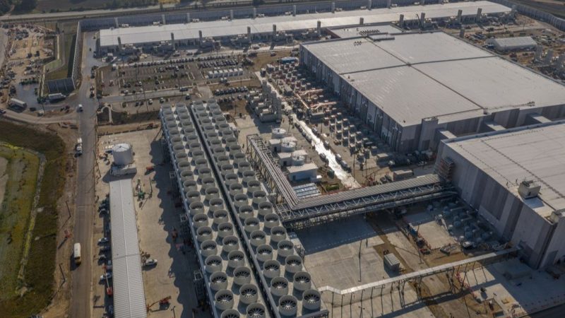 Aerial view of Microsoft's Fairwater AI data center project in Mount Pleasant, Wisconsin. Microsoft image: https://blogs.microsoft.com/blog/2025/09/18/inside-the-worlds-most-powerful-ai-datacenter/