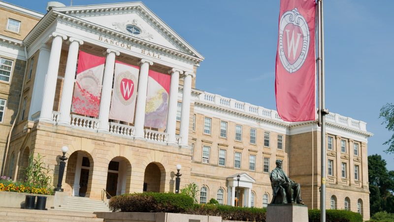 “Bascom Hall” by Phil Roeder, CC BY 2.0: https://www.flickr.com/photos/tabor-roeder/14986778586